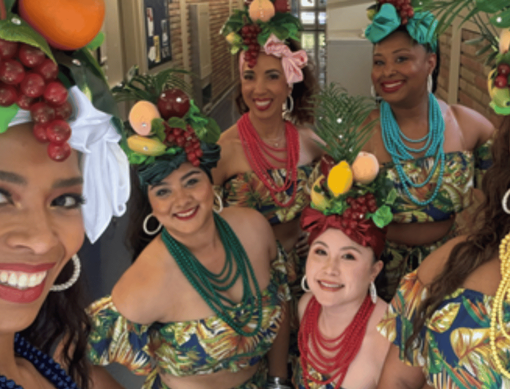 Social Spark: Tribute to Carmen Miranda 1