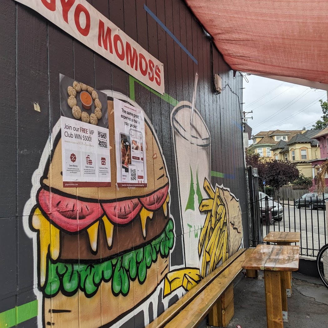 YOYO MOMOSS 2