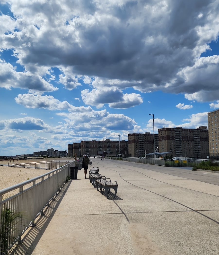 Beach 77th St. Handball & Basketball Courts 4