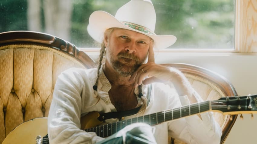 Hiss Golden Messenger 3