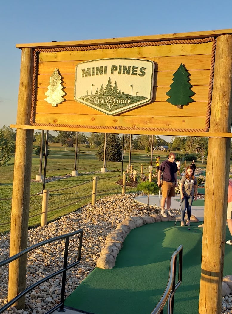Mini Pines - Mini Golf 3