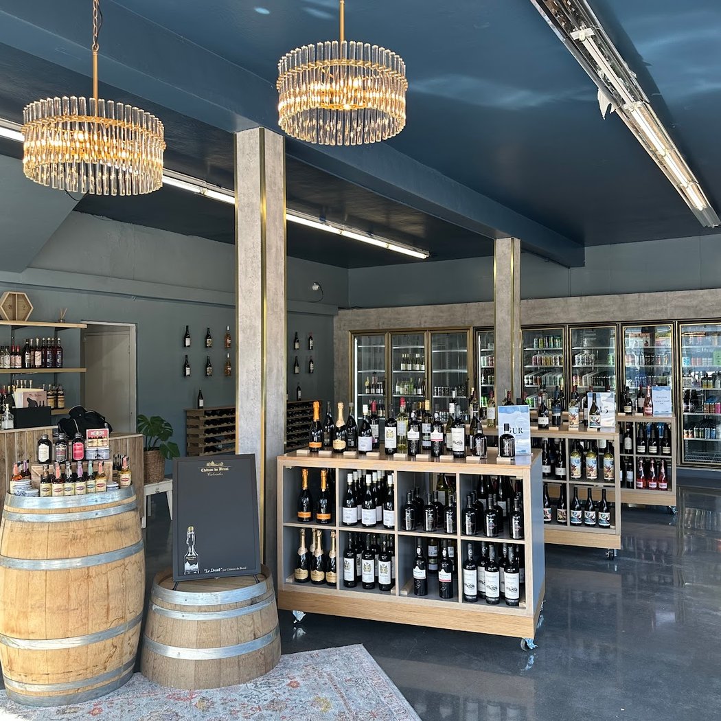 Corks & Crafts Bottleshop 3