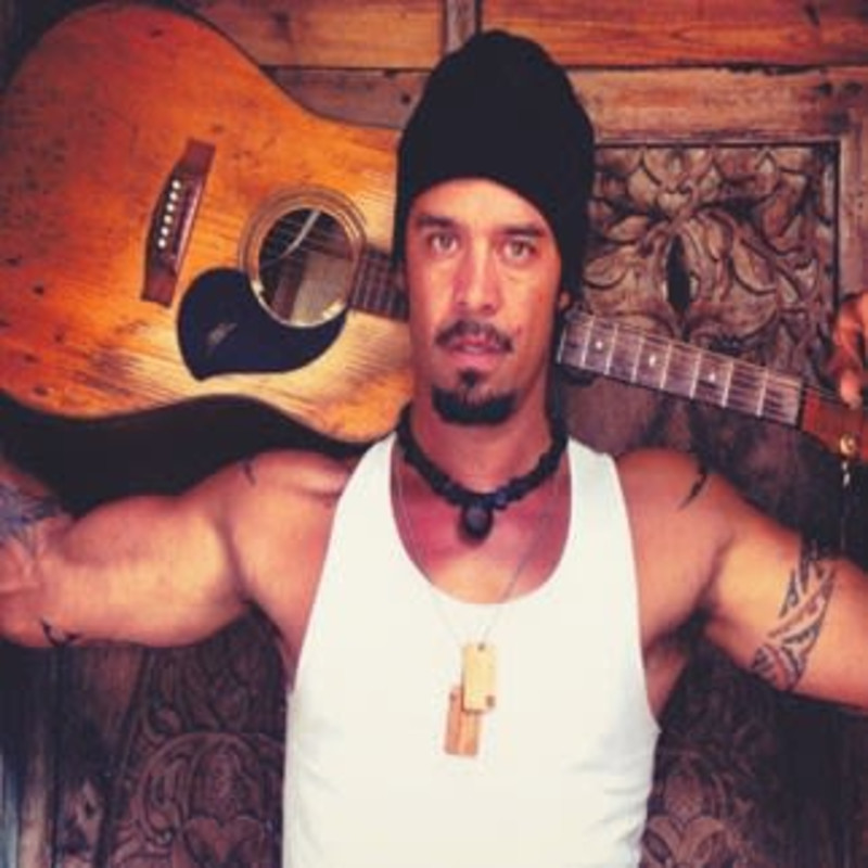 Michael Franti Trio 1
