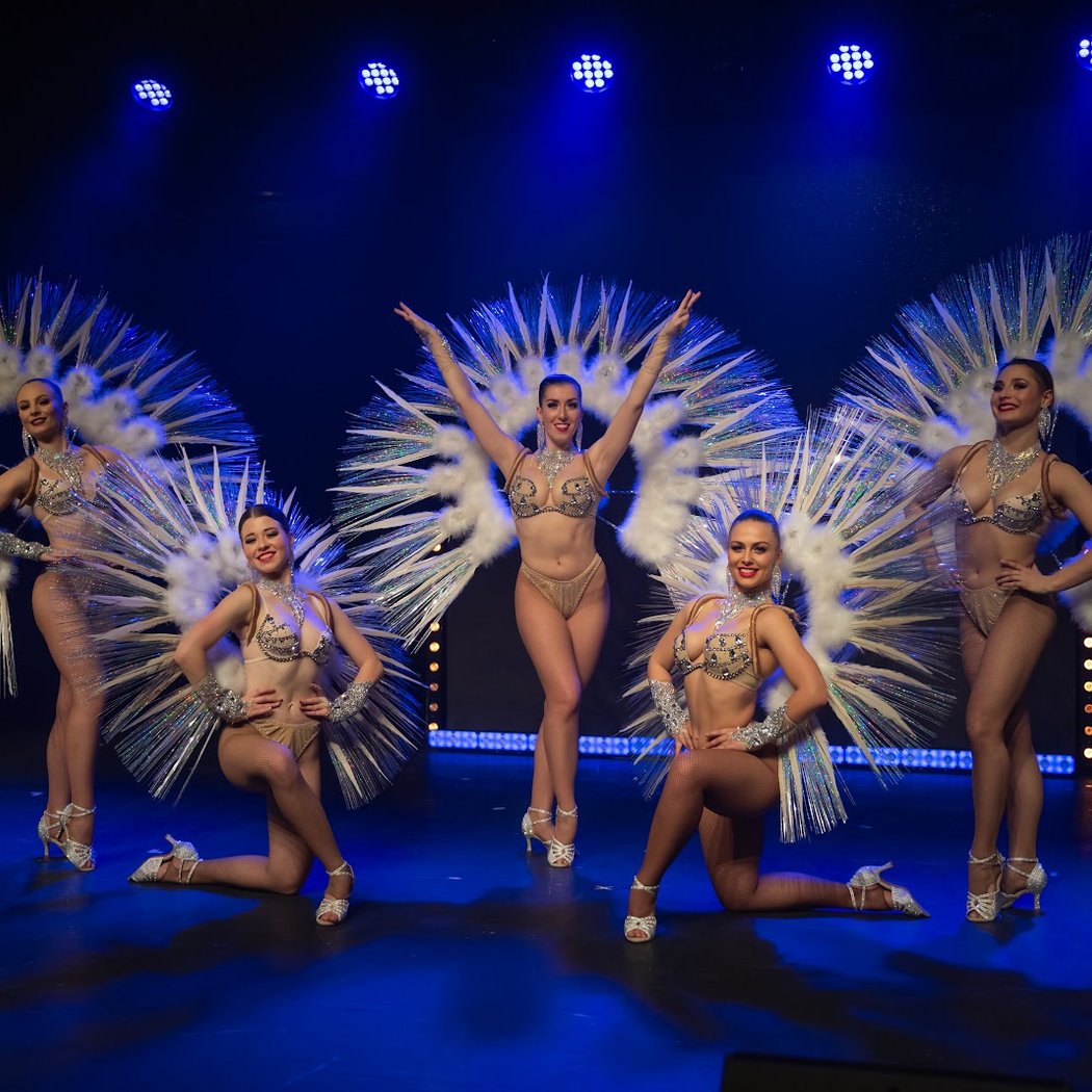 Compagnie Aicom36 x Lotus Bleu - Cabaret et déambulations artistiques 1
