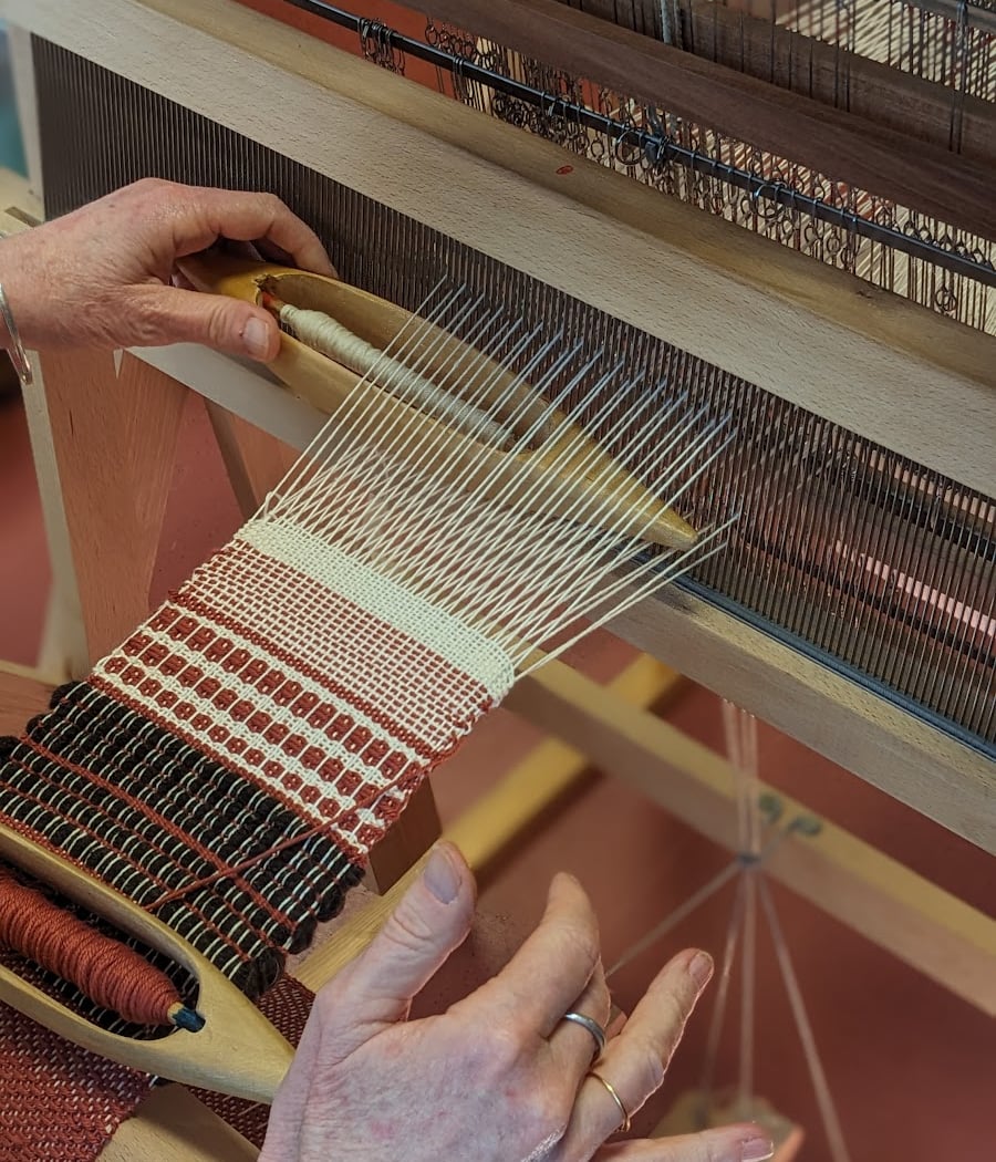 Atelier de tissage contemporain - kilims, tapis, coussins, tentures murales 1