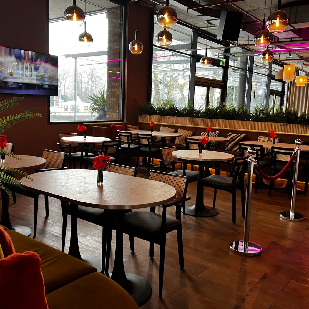 Open Lobby Bar and Restaurant 1