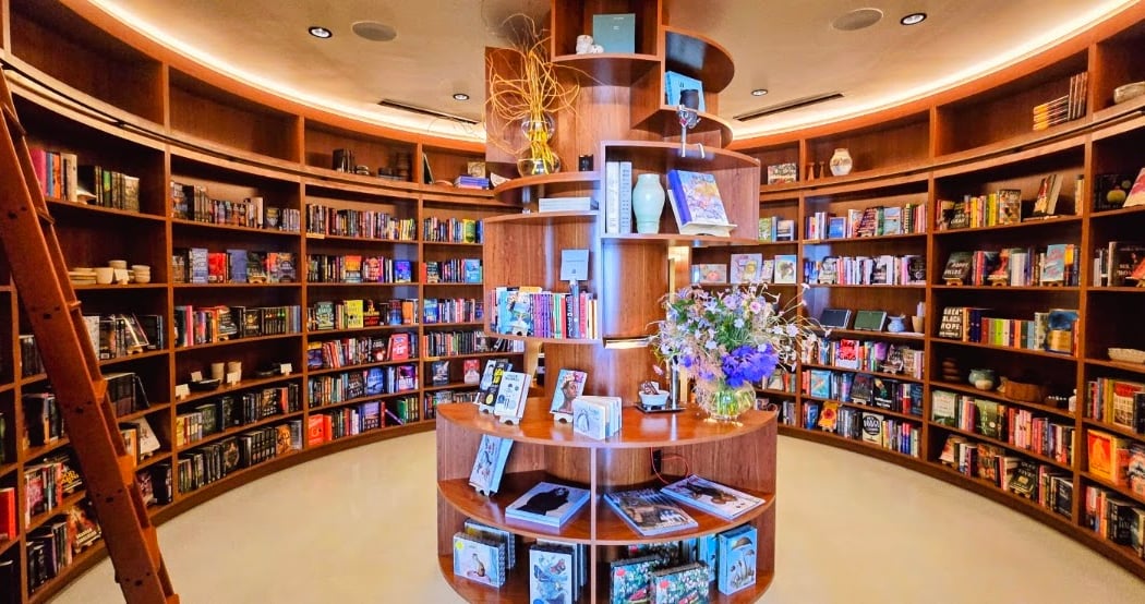 Bird's Bookstore 2