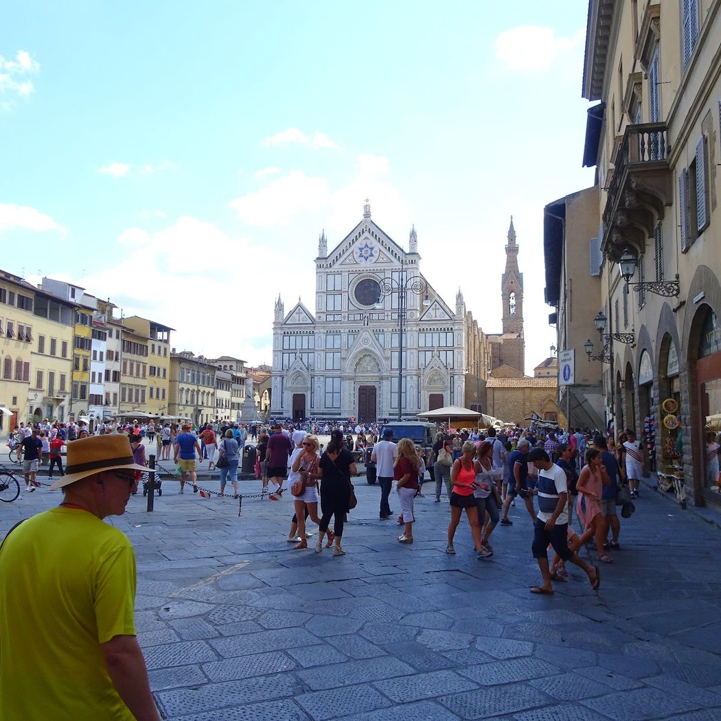 Piazza di Santa Croce 1