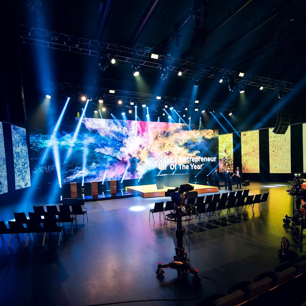 THE HALL 3