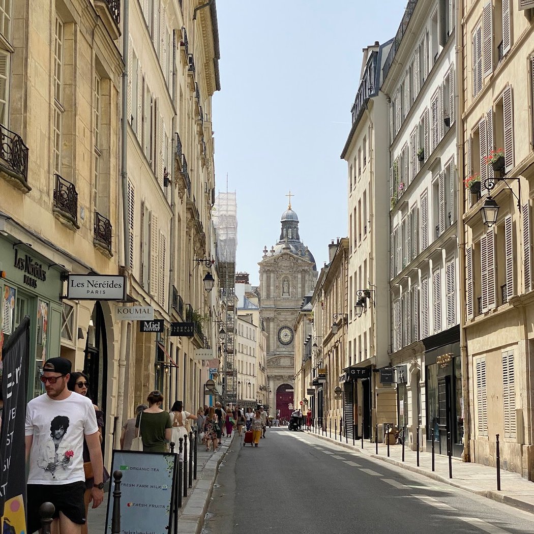 Rue de Sévigné 2