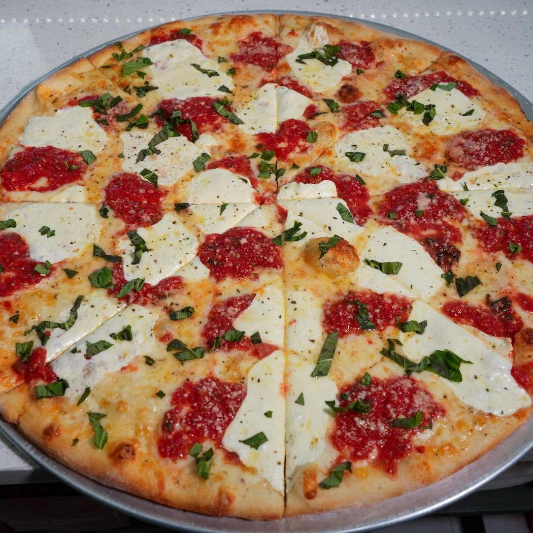Famous Lucas Pizzeria 1