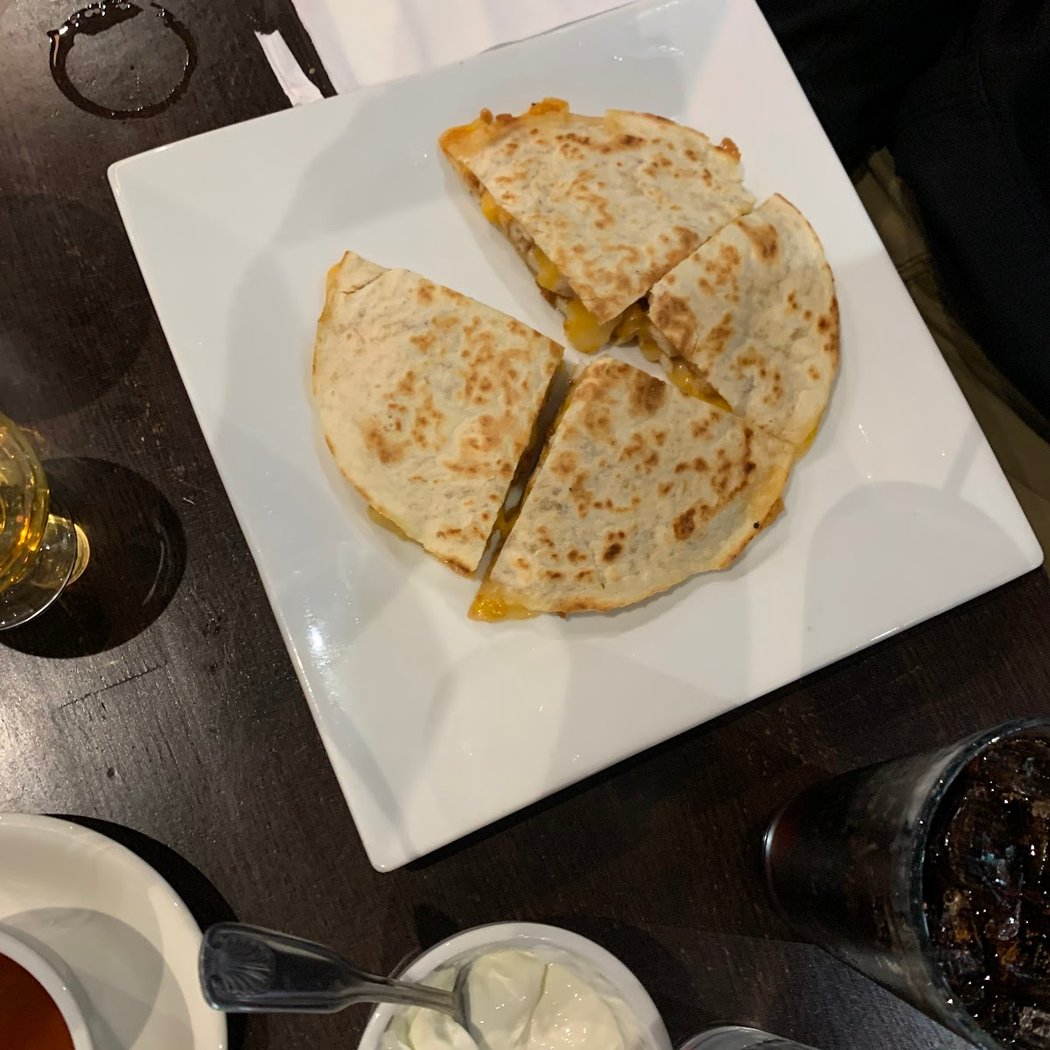El Conde Bar & Grill 3