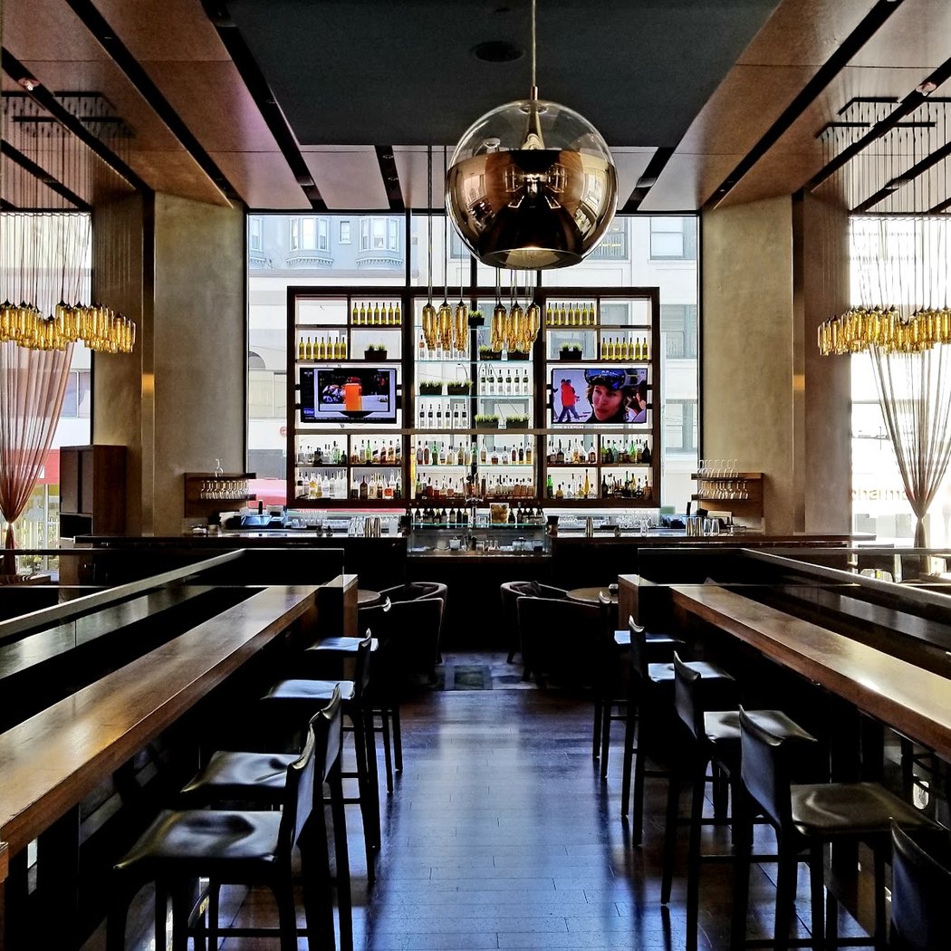 OneUp Restaurant & Lounge 2
