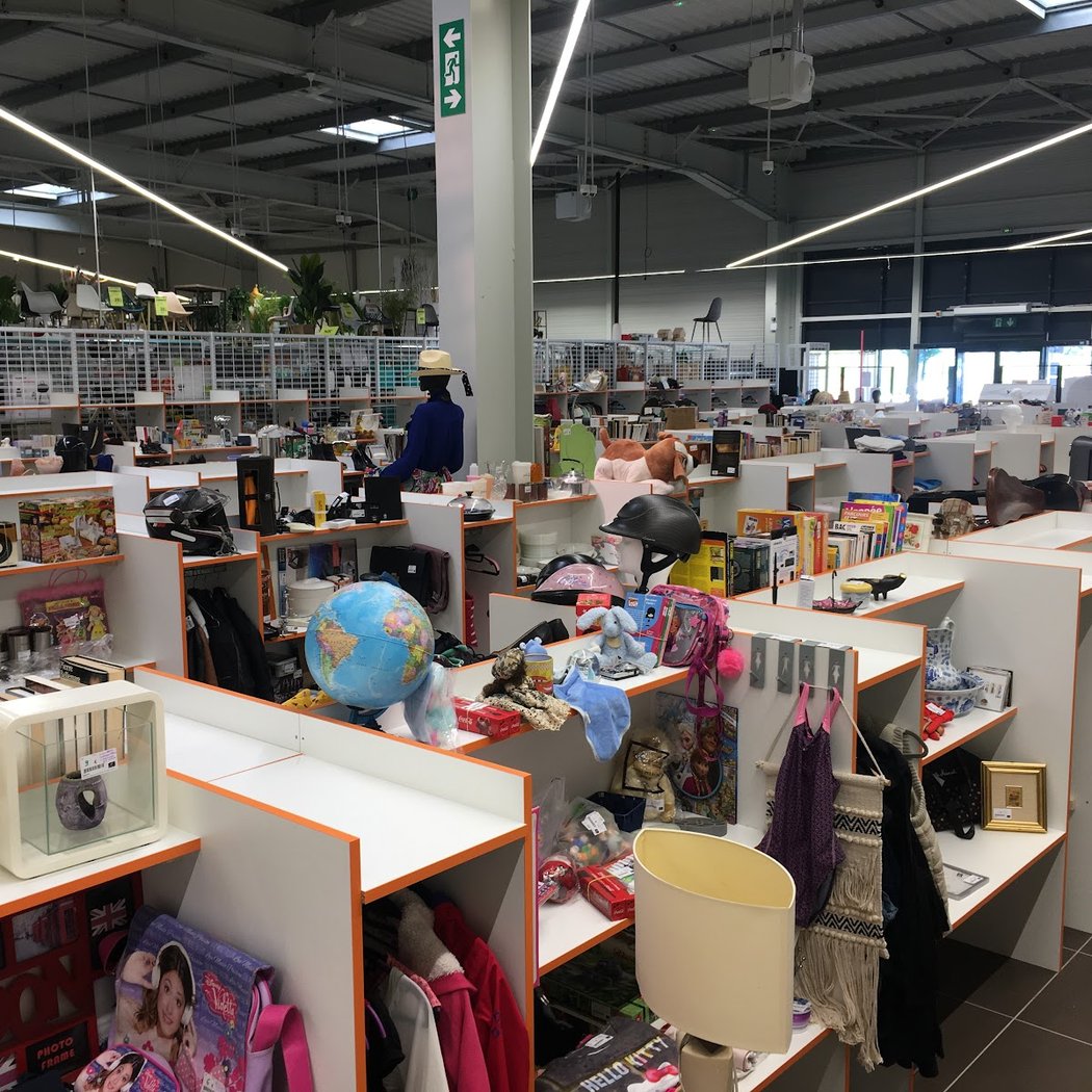 Au Vide Grenier Thorigny sur Marne 3