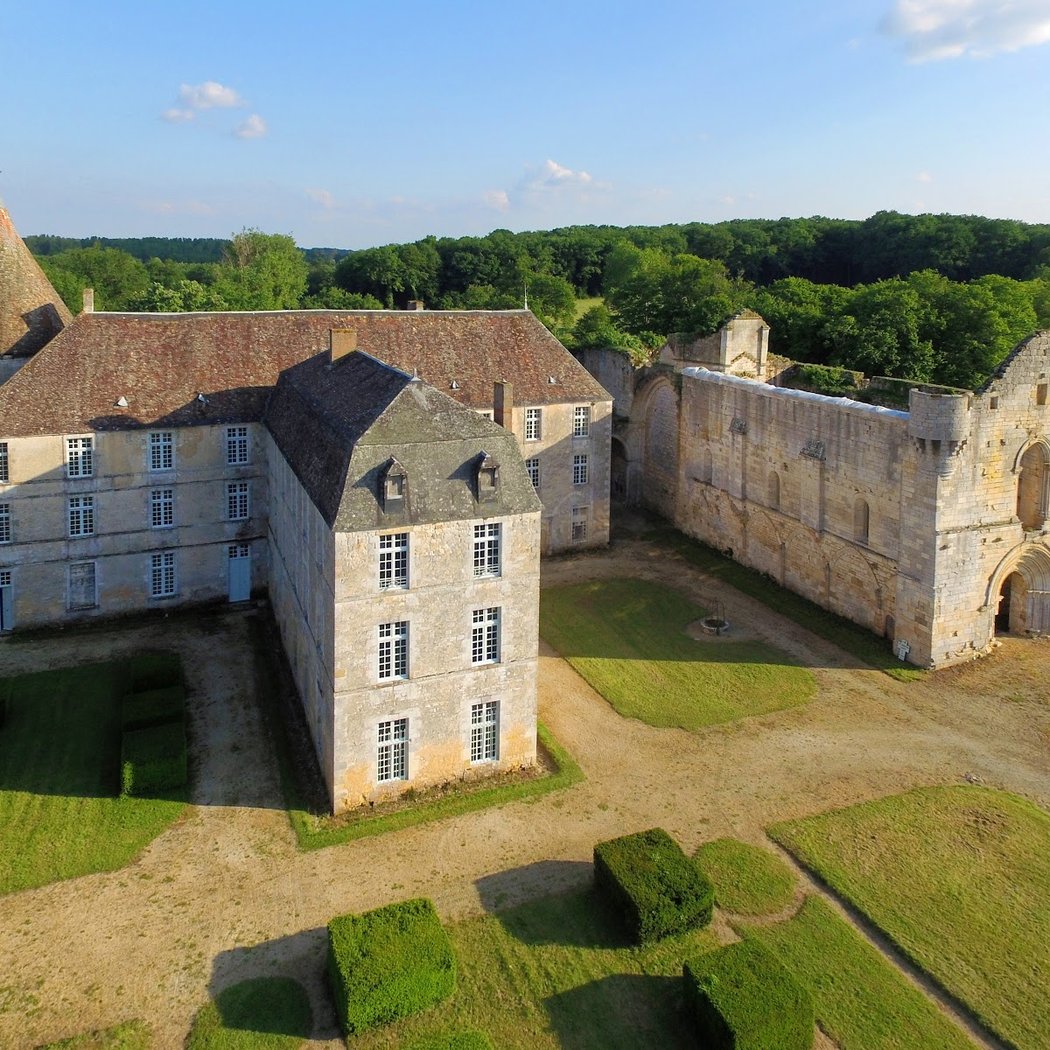 Abbaye Royale de La Réau 3