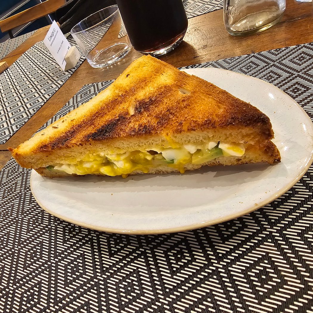 Restaurant-Epicerie fine. L'enseigne 117. 5