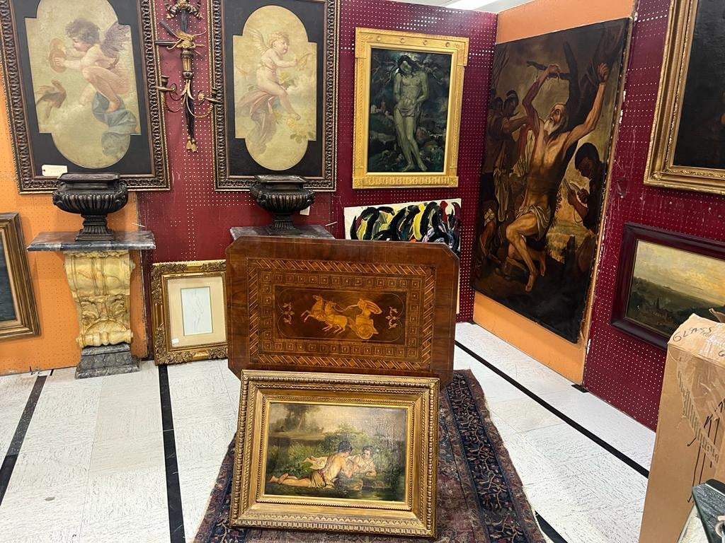 D&J Antique Buyers 3