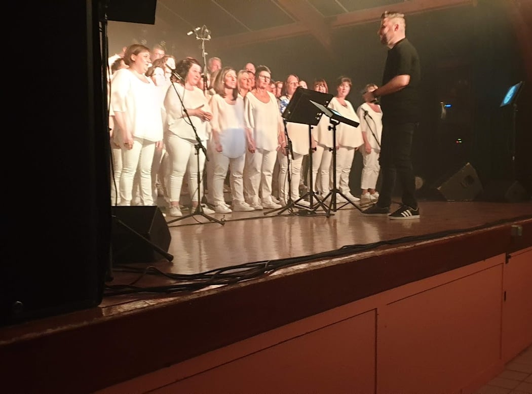 Un piano, des voix en attendant Noël 2