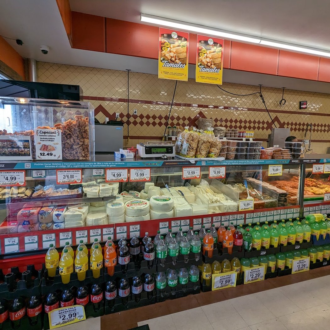Arteaga's Food Center 3