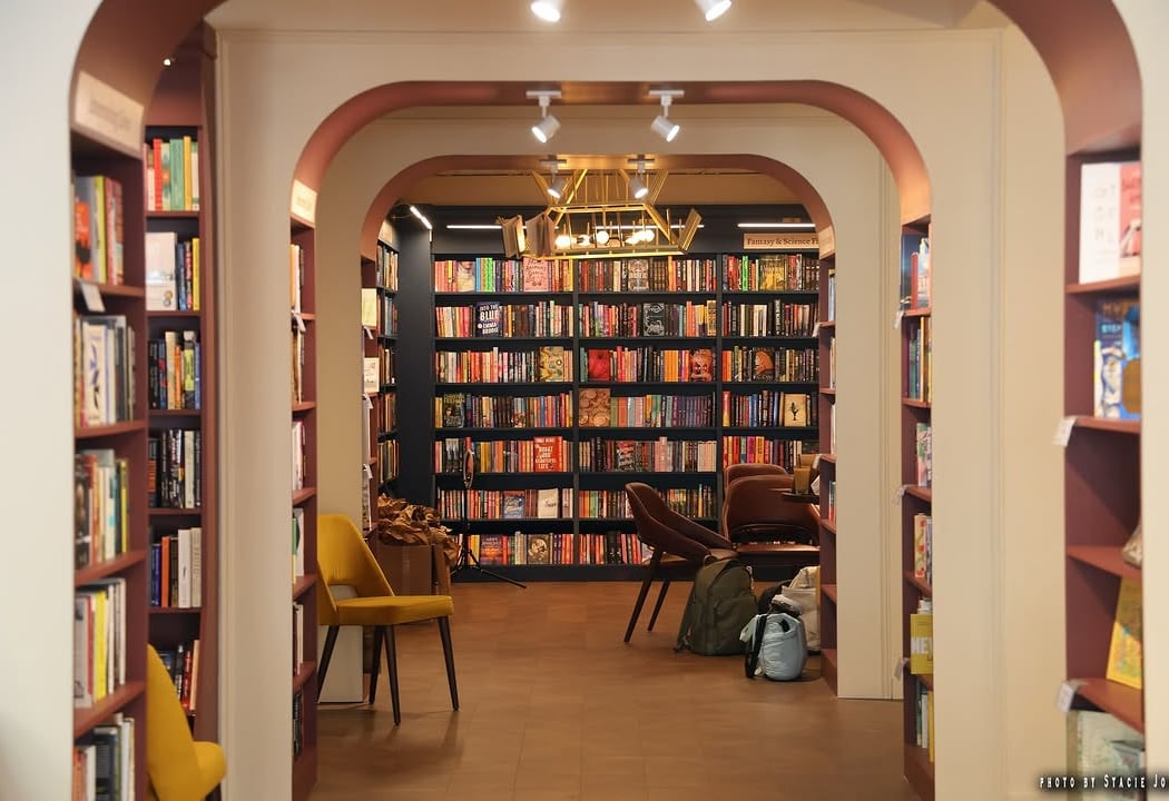 Book Club Bar 2