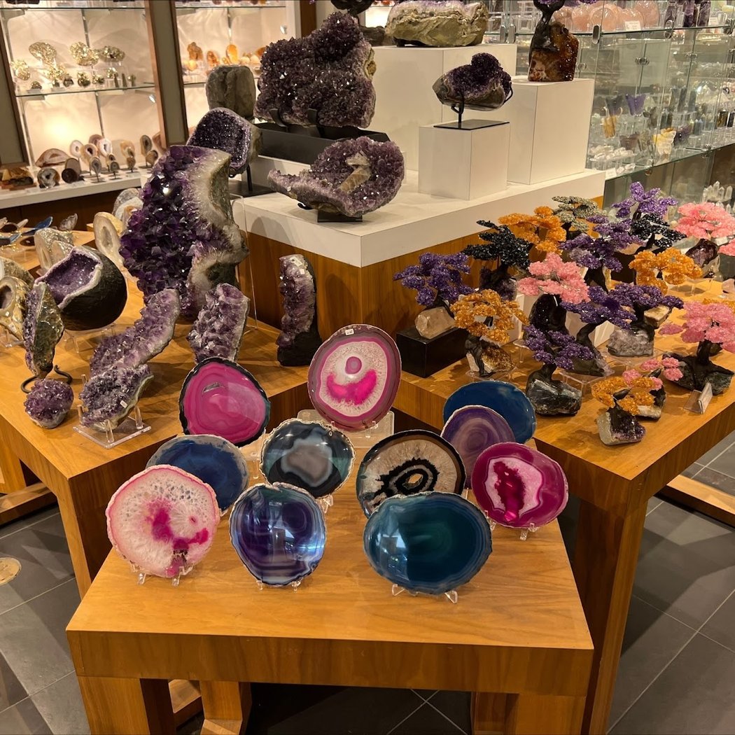 Astro Gallery of Gems, Minerals and Fossils 1