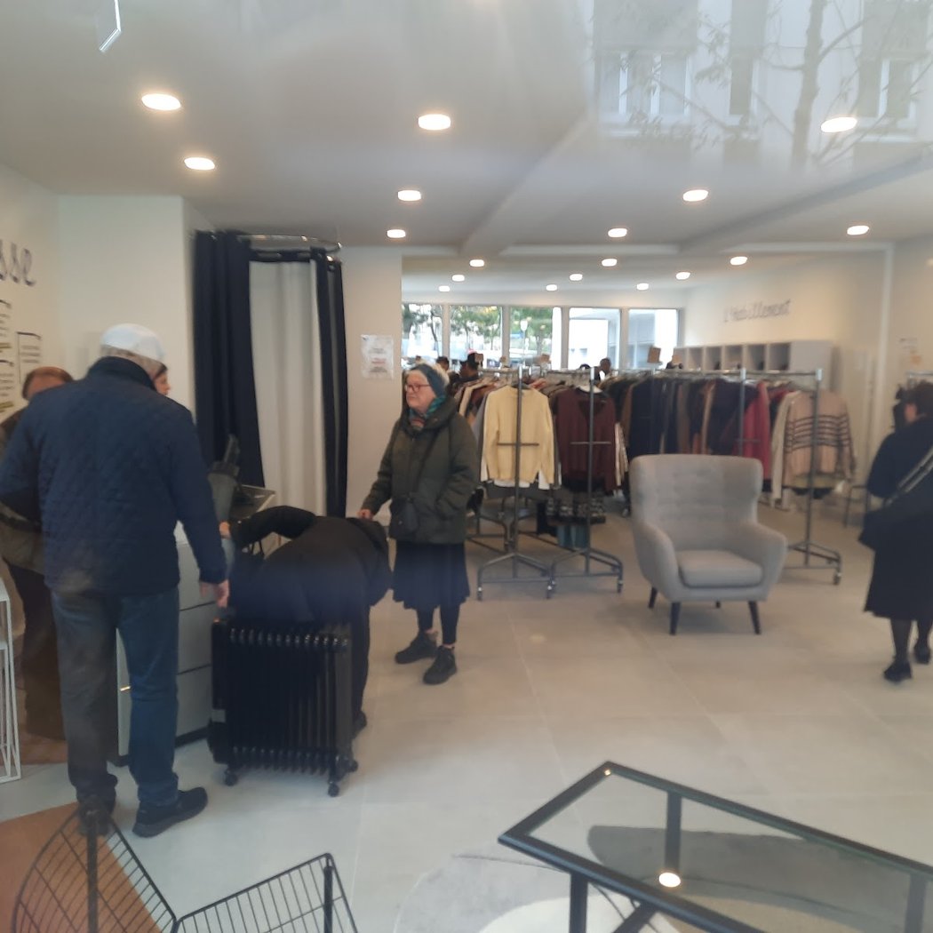 Boutique Emmaüs 1