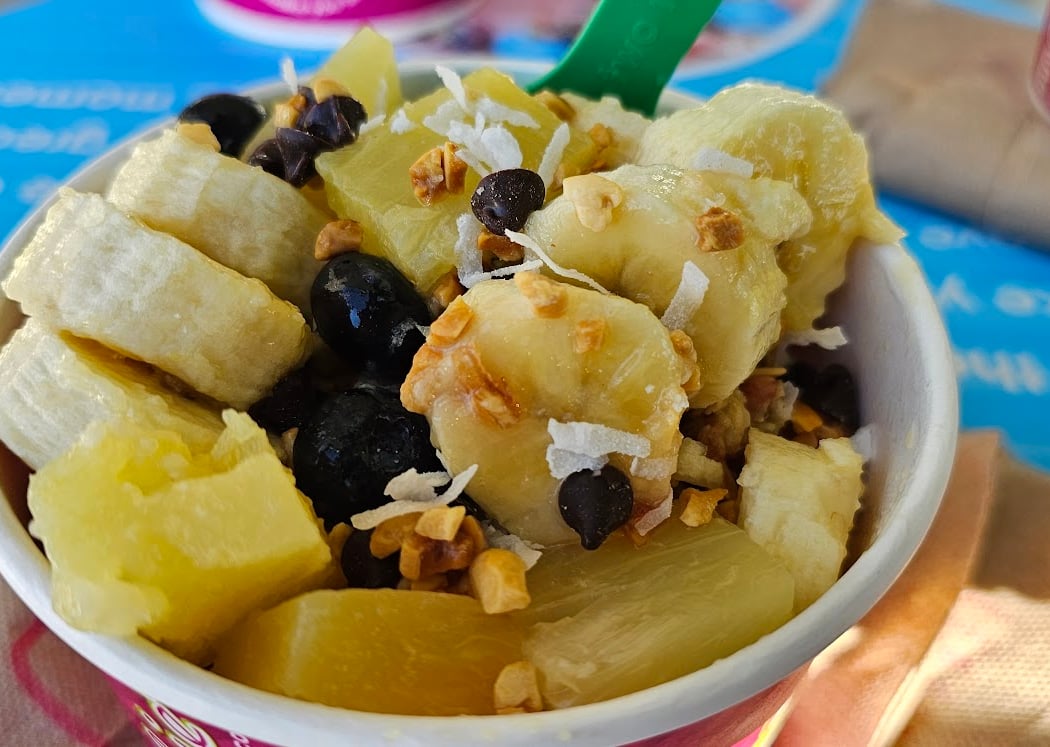 Menchie's Frozen Yogurt & Coffee 3