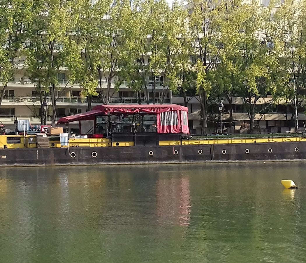 The barge Anako 3