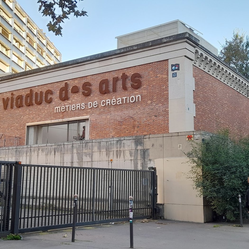 Explore the Viaduc des Arts 2