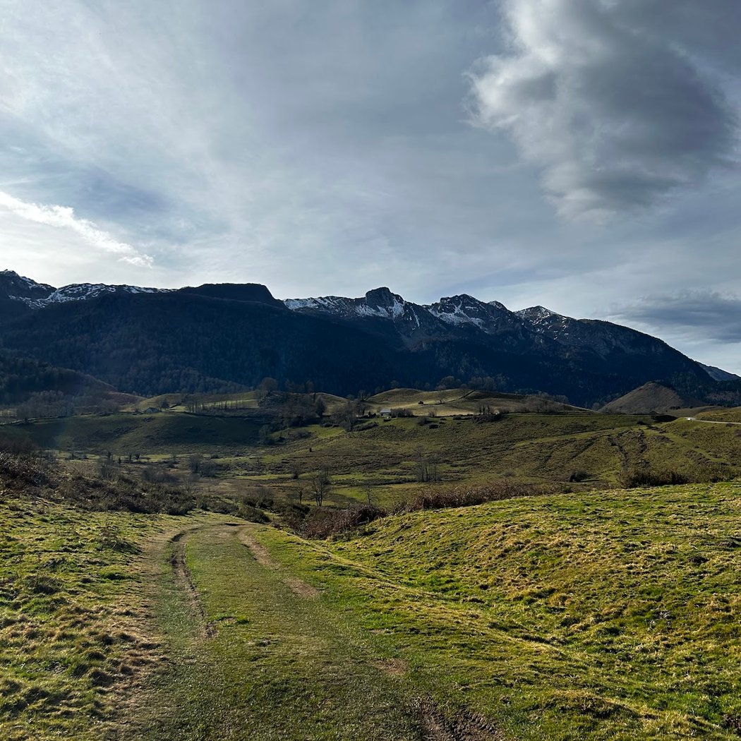 La Belle Escapade Pyrénées randos canoë kayak vélo bivouacs itinérance adultes familles entreprises EVJ Pau Pays Basque 2