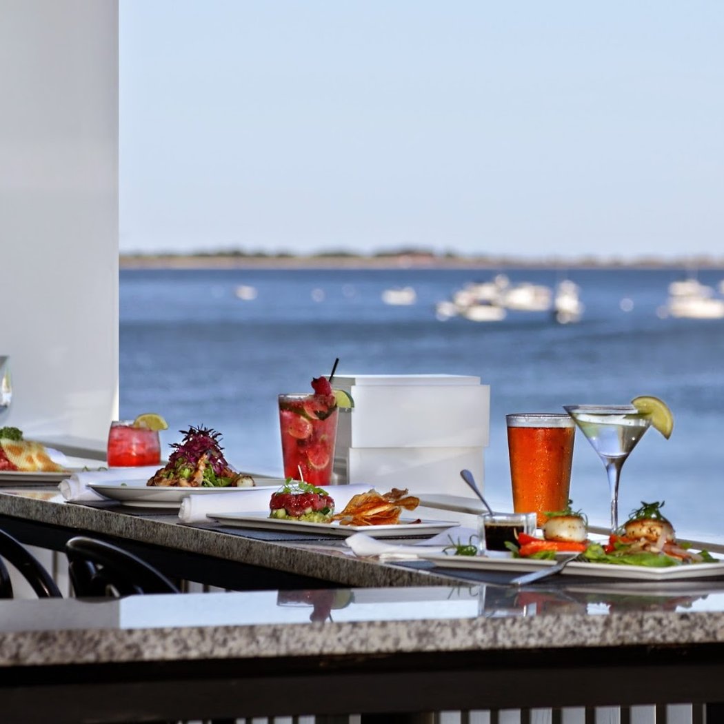 Madison Beach Hotel, Curio Collection by Hilton 1