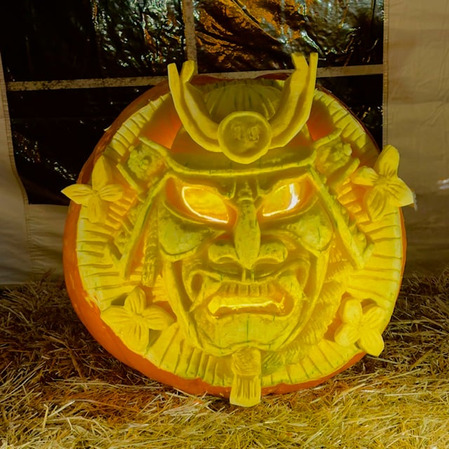 Amazing Pumpkin Carve 1