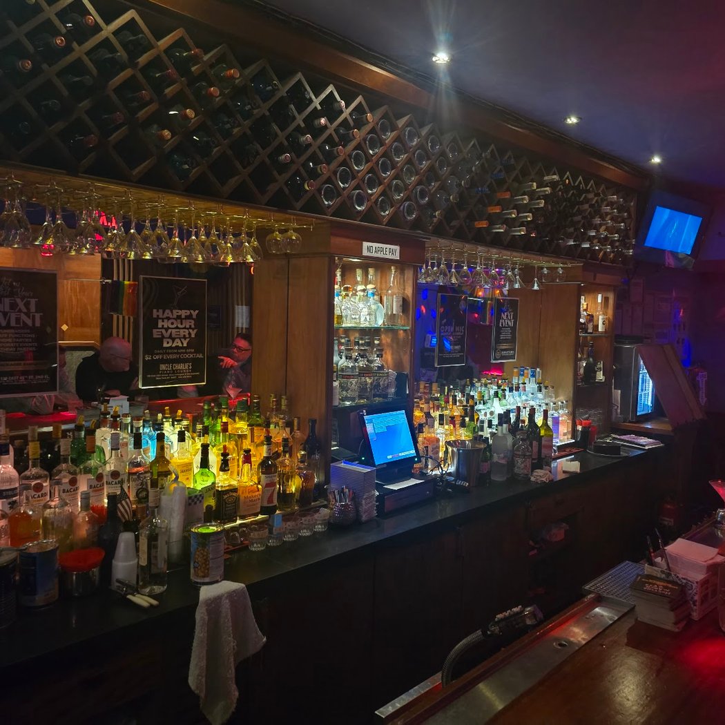 Piano bar 3
