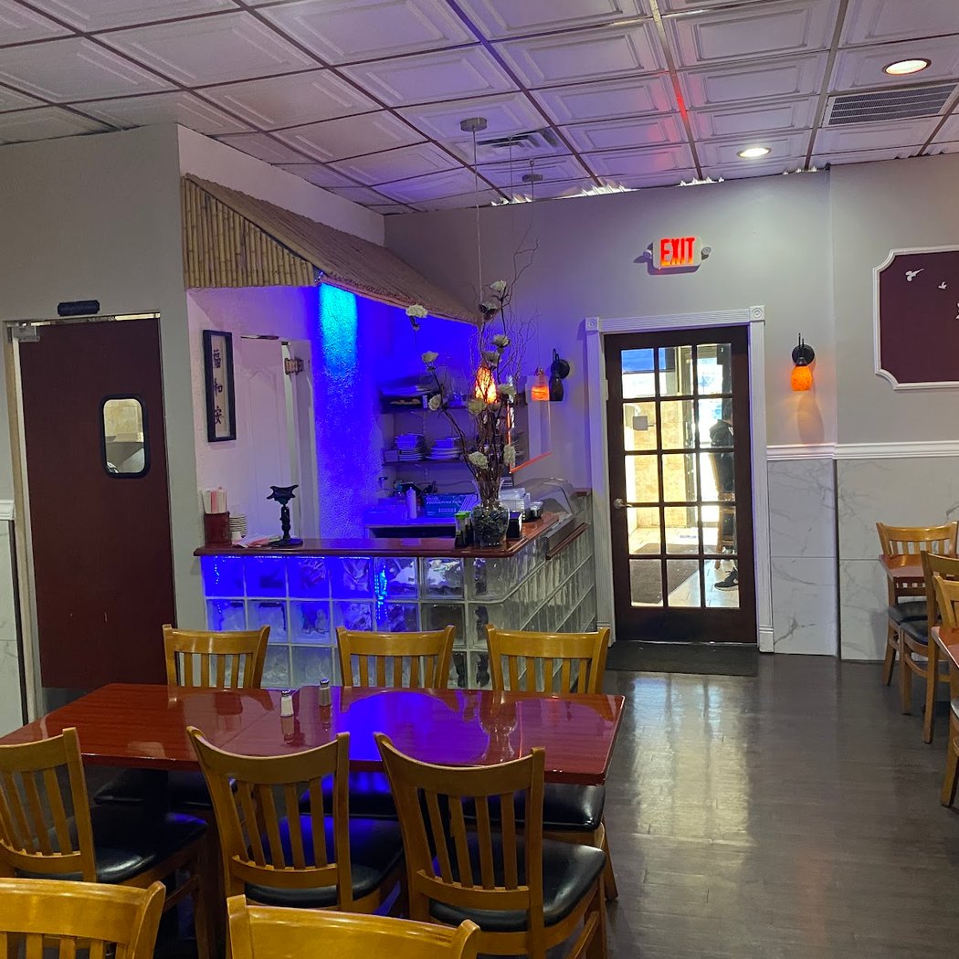 Avenue Grill & Sushi 3