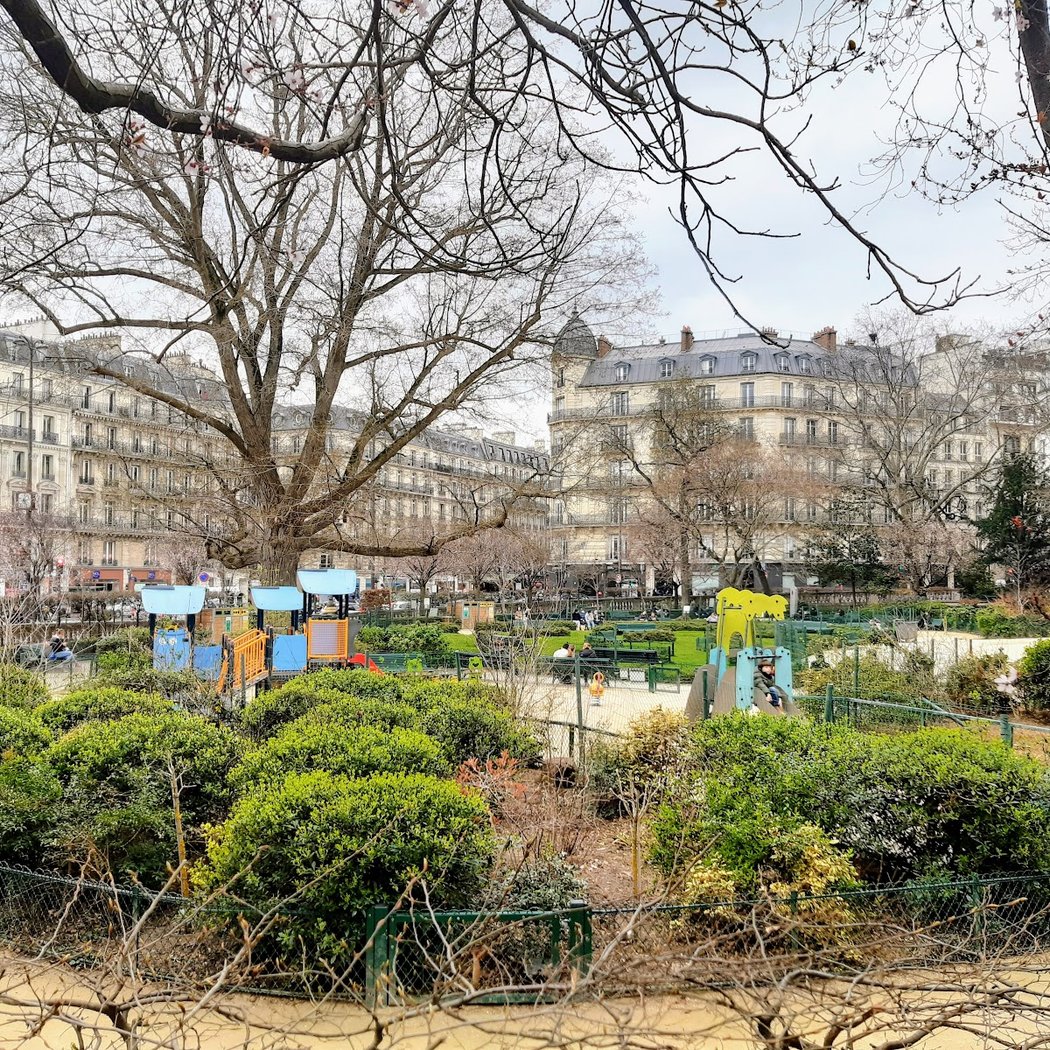 Admire the Grandeur of Trinité Church and its Surroundings 2