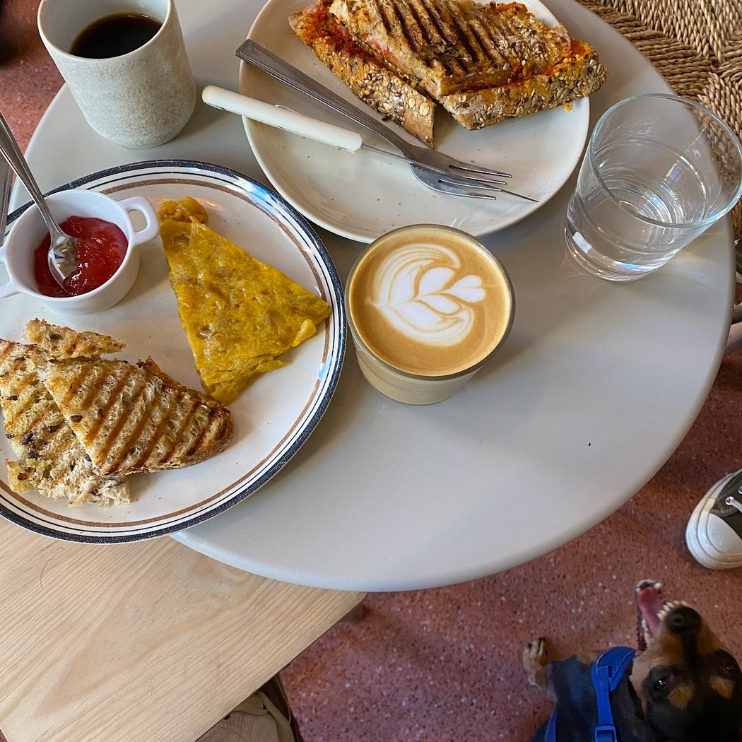 SAMBU’S COFFEE (coffee and Bakery)