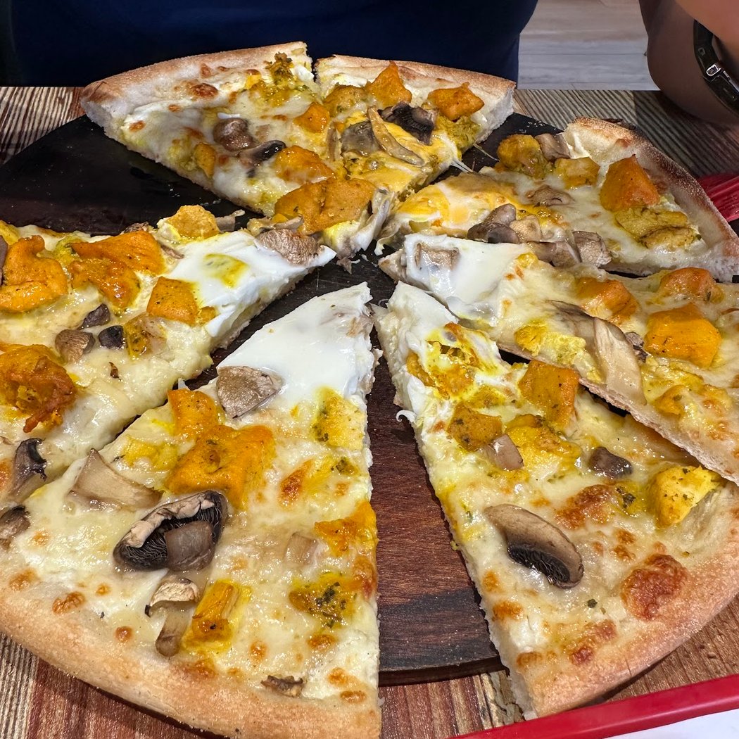 Restaurant et pizzeria by La Ruche 1