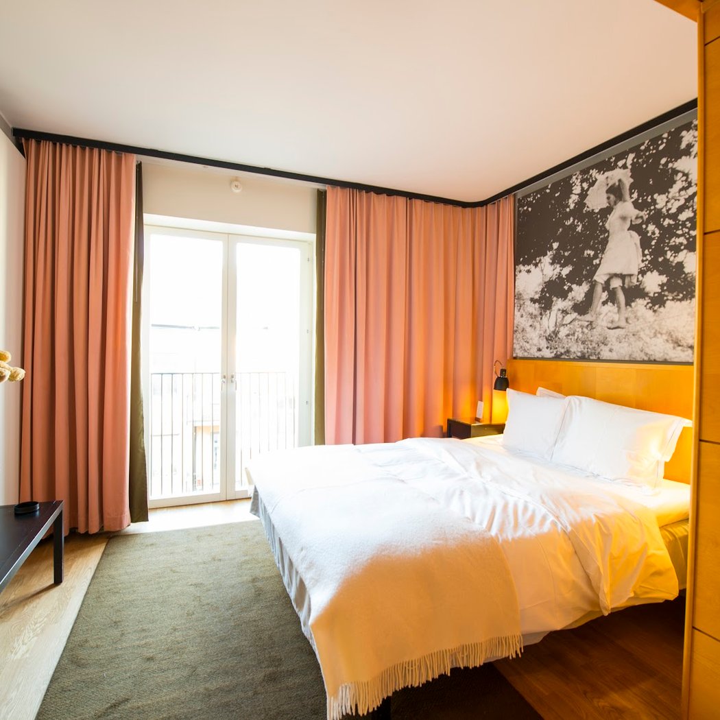 Hotel Rival 2