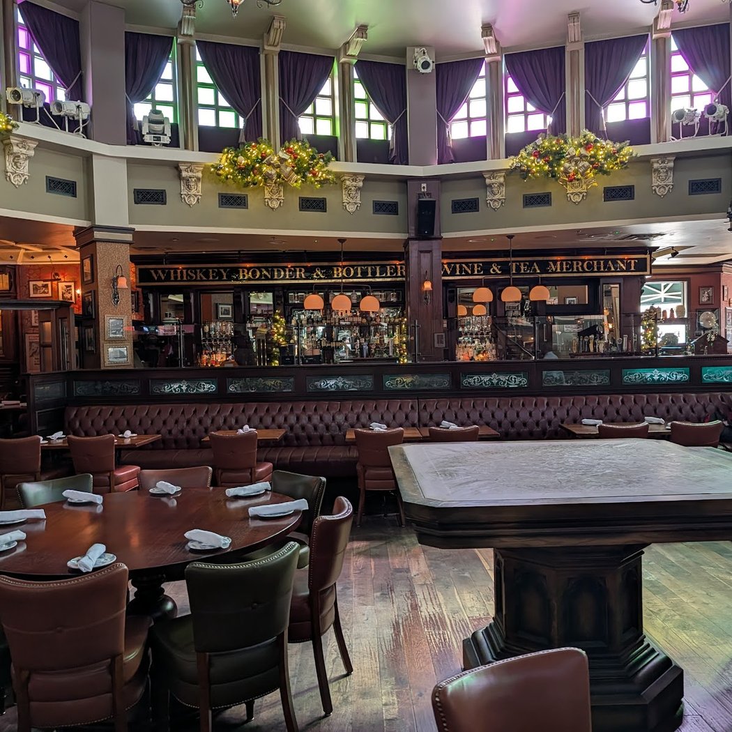 Raglan Road Irish Pub 3
