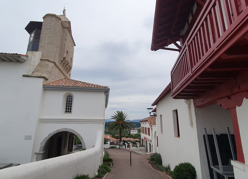 Place centrale de bidart 3