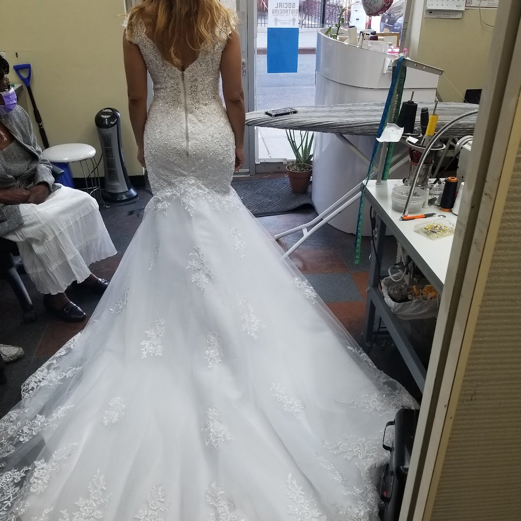 J&J Tailor & Souvenir 1