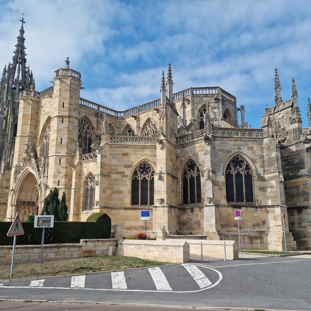 La Basilique de Notre-Dame-de-l'Epine 3