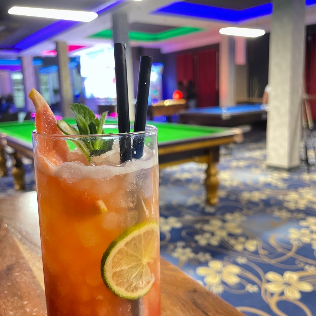 Bar Black 8 1