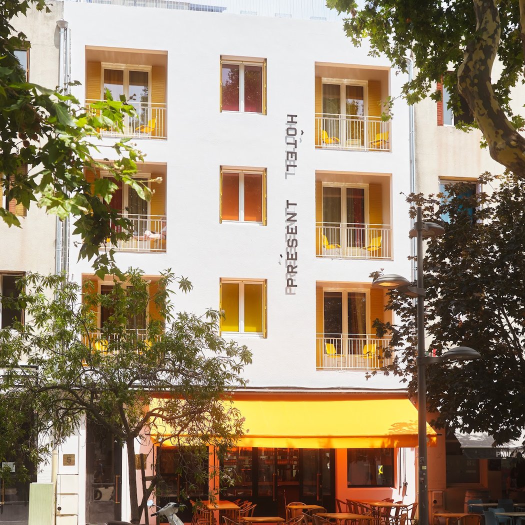 Hôtel Présent - Encore Mieux 1