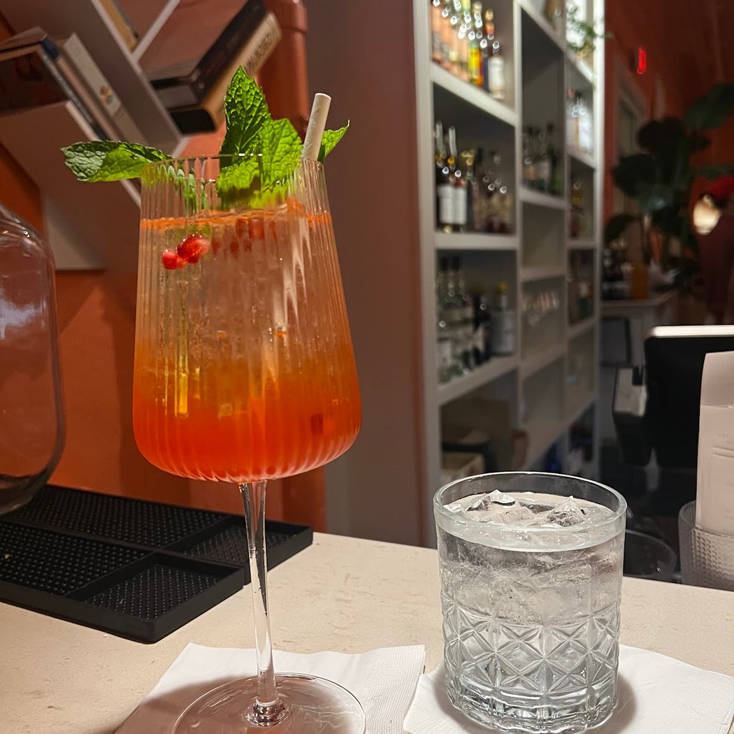 Canary Club 1