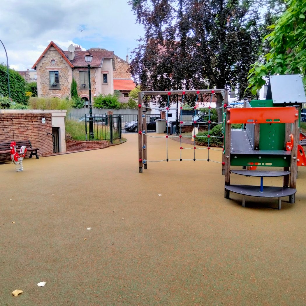 Square Jean Boiselle 1