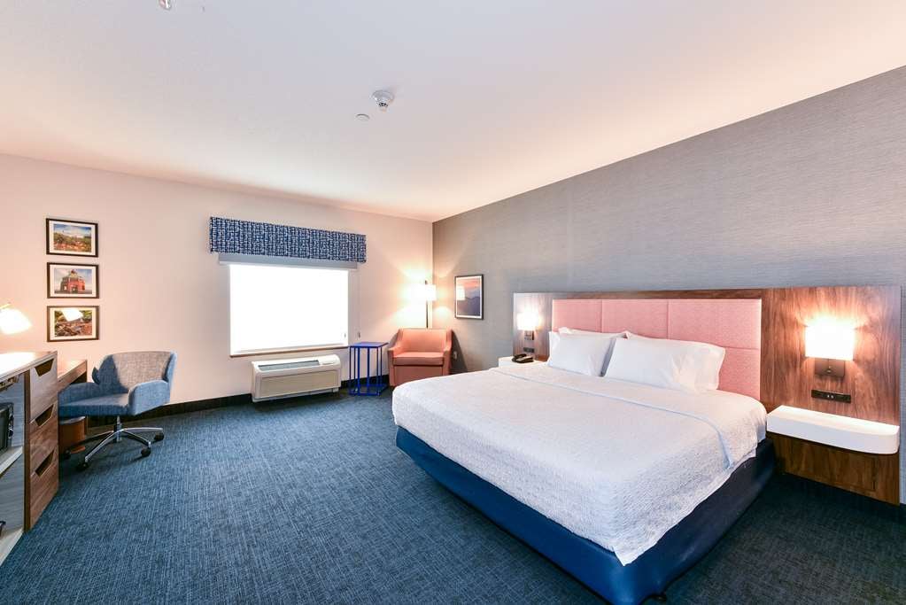 Hampton Inn & Suites Pittsburg 2