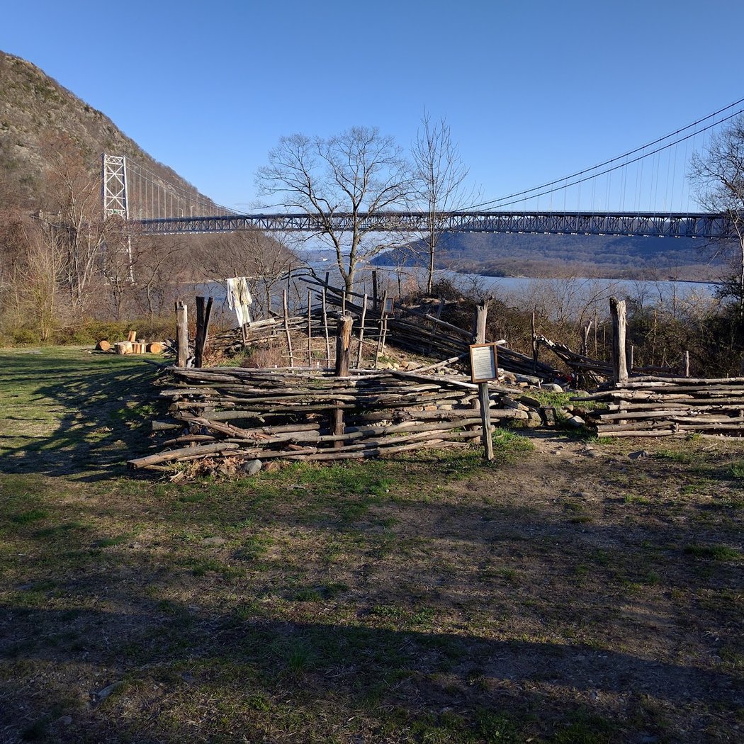 Suffering for the Crown: The Hudson Valley Loyalists and the Violence of Revolution 2