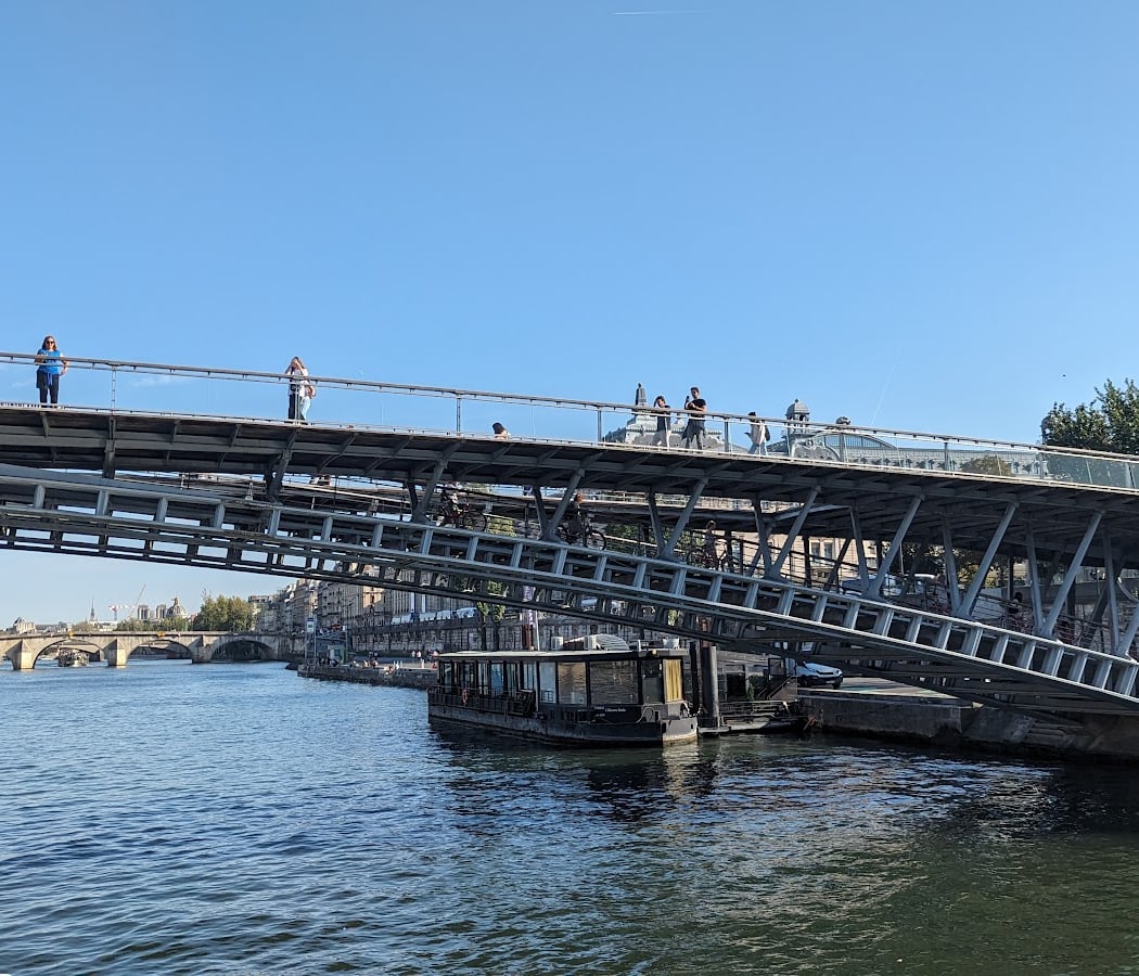 Passerelle Léopold-Sédar-Senghor 3