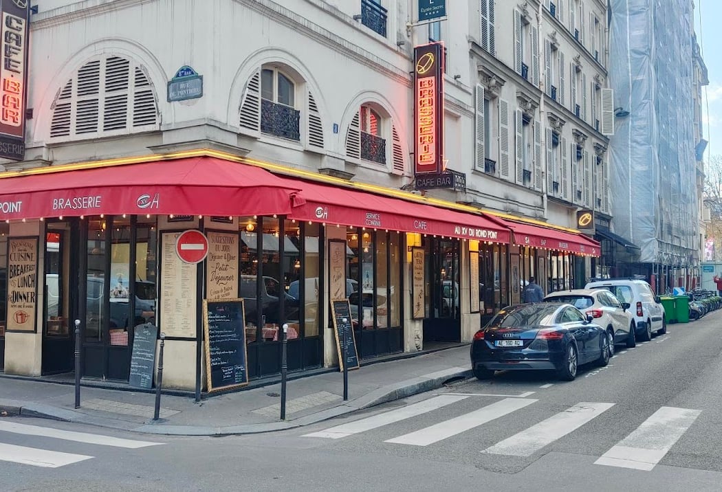 Au XV Du Rond Point (Champs-Élysées) 2